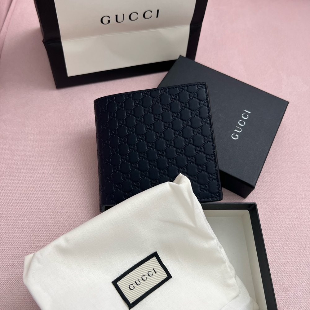 Gucci brand new men wallet with box